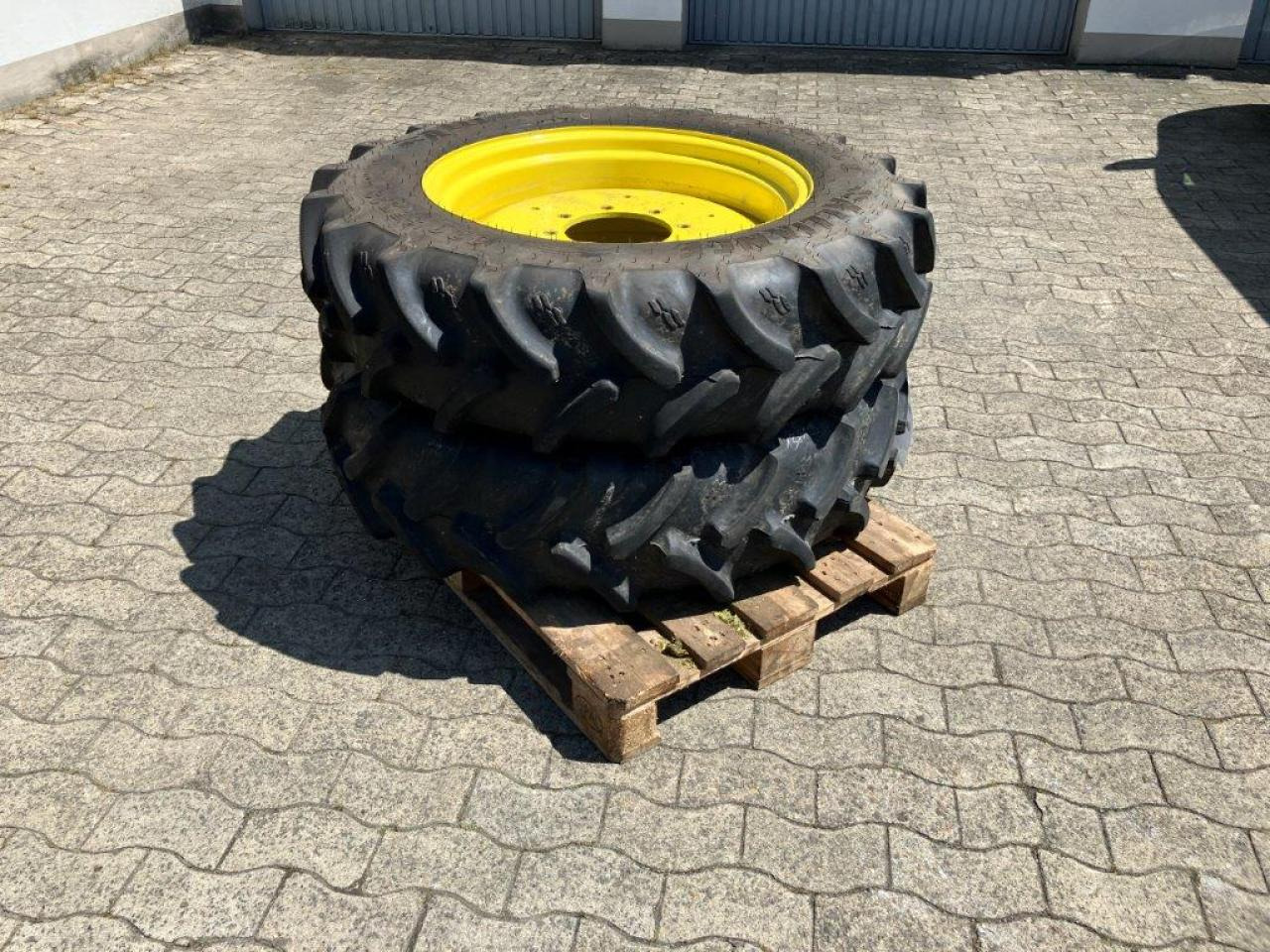 Alliance 320/85R28 - Guma za Poljoprivredni strojevi: slika Alliance 320/85R28 - Guma za Poljoprivredni strojevi Alliance 320/85R28 - Guma za Poljoprivredni strojevi: slika Alliance 320/85R28 - Guma za Poljoprivredni strojevi
