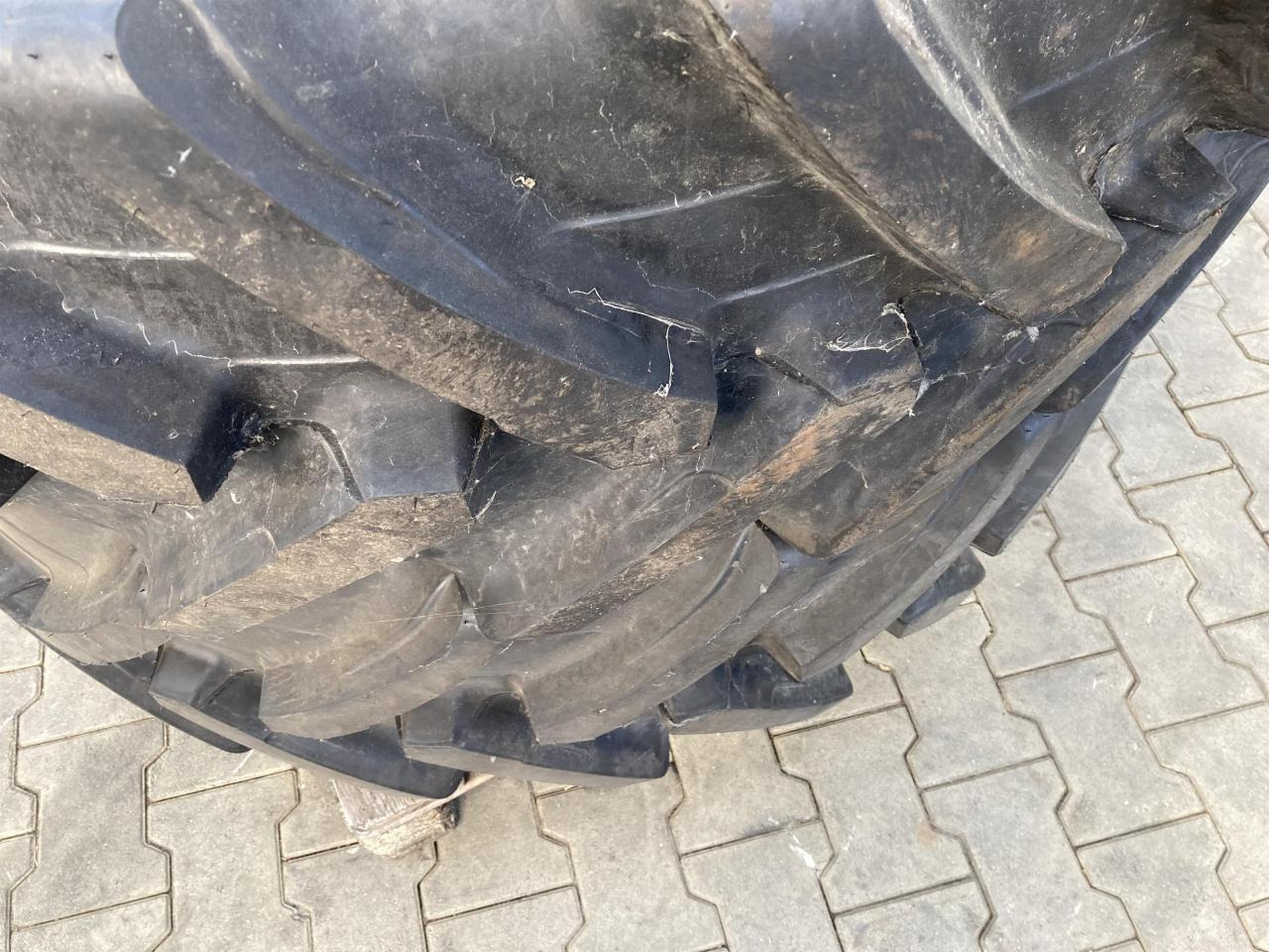 Alliance 420/85R28 - Guma za Poljoprivredni strojevi: slika Alliance 420/85R28 - Guma za Poljoprivredni strojevi Alliance 420/85R28 - Guma za Poljoprivredni strojevi: slika Alliance 420/85R28 - Guma za Poljoprivredni strojevi