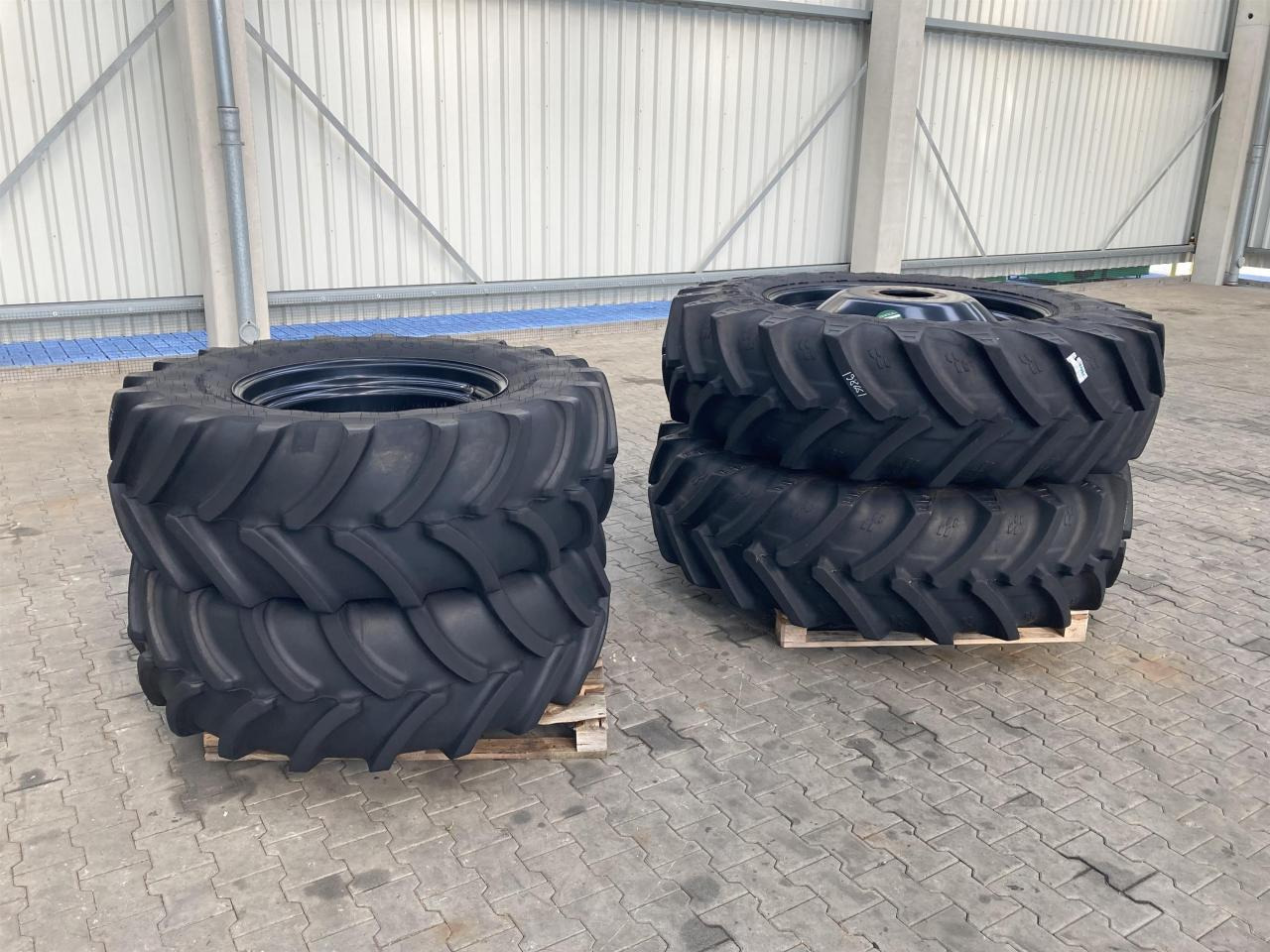 Alliance 480R30 & 520R42 - Guma za Poljoprivredni strojevi: slika Alliance 480R30 & 520R42 - Guma za Poljoprivredni strojevi Alliance 480R30 & 520R42 - Guma za Poljoprivredni strojevi: slika Alliance 480R30 & 520R42 - Guma za Poljoprivredni strojevi