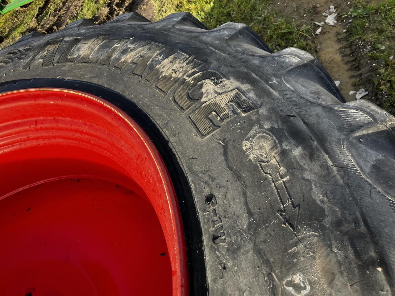 Alliance 520/85R46 VF - Guma za Poljoprivredni strojevi: slika Alliance 520/85R46 VF - Guma za Poljoprivredni strojevi Alliance 520/85R46 VF - Guma za Poljoprivredni strojevi: slika Alliance 520/85R46 VF - Guma za Poljoprivredni strojevi