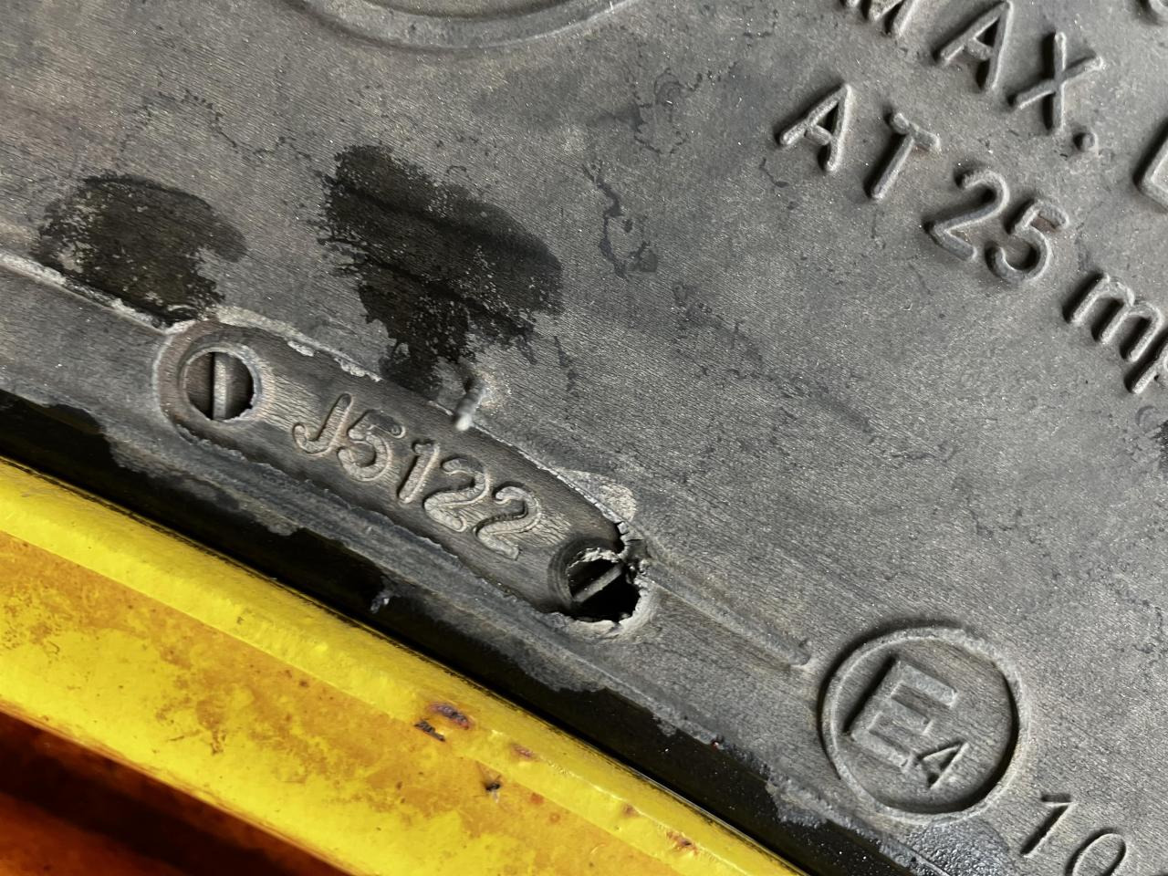 BKT 270/95R32 - Guma za Poljoprivredni strojevi: slika BKT 270/95R32 - Guma za Poljoprivredni strojevi BKT 270/95R32 - Guma za Poljoprivredni strojevi: slika BKT 270/95R32 - Guma za Poljoprivredni strojevi