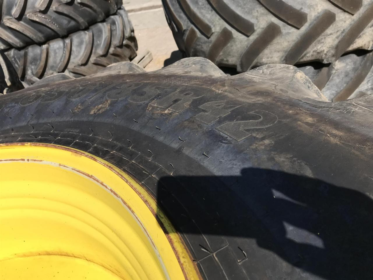BKT 650/85R42 - Guma za Poljoprivredni strojevi: slika BKT 650/85R42 - Guma za Poljoprivredni strojevi BKT 650/85R42 - Guma za Poljoprivredni strojevi: slika BKT 650/85R42 - Guma za Poljoprivredni strojevi