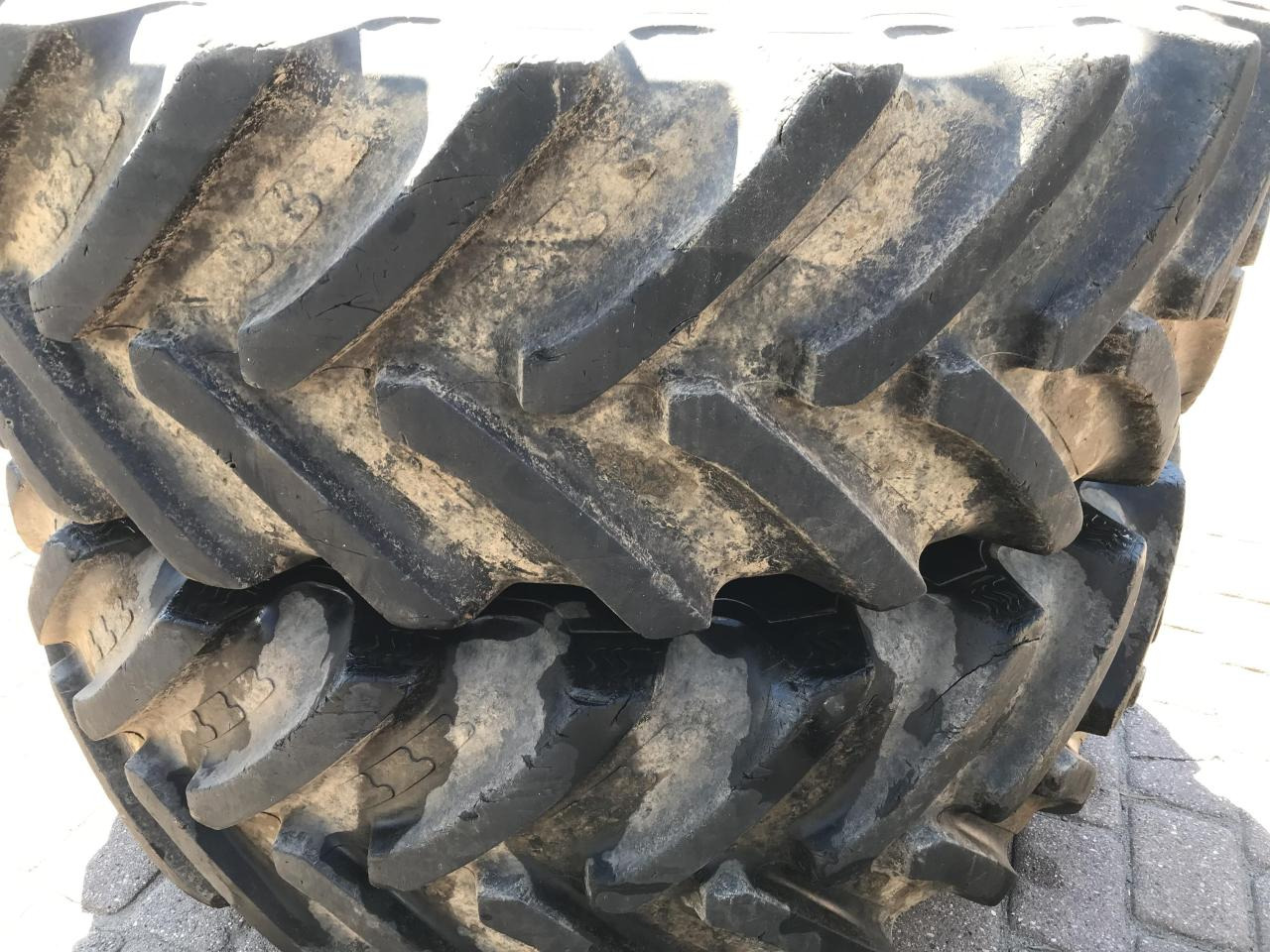BKT 650/85R42 - Guma za Poljoprivredni strojevi: slika BKT 650/85R42 - Guma za Poljoprivredni strojevi BKT 650/85R42 - Guma za Poljoprivredni strojevi: slika BKT 650/85R42 - Guma za Poljoprivredni strojevi