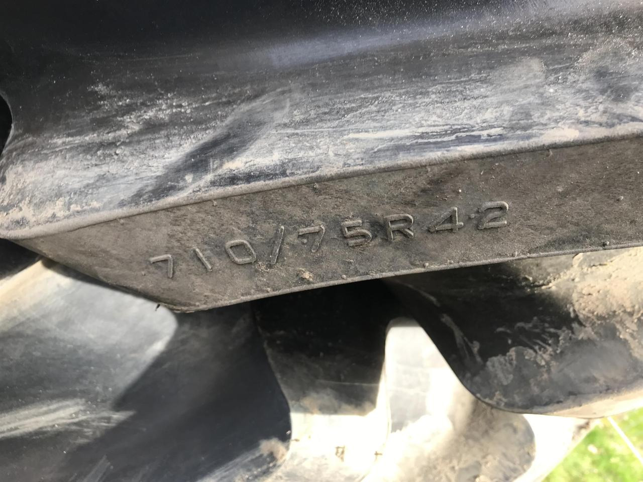 Bridgestone 710/75R42 - Guma za Poljoprivredni strojevi: slika Bridgestone 710/75R42 - Guma za Poljoprivredni strojevi Bridgestone 710/75R42 - Guma za Poljoprivredni strojevi: slika Bridgestone 710/75R42 - Guma za Poljoprivredni strojevi