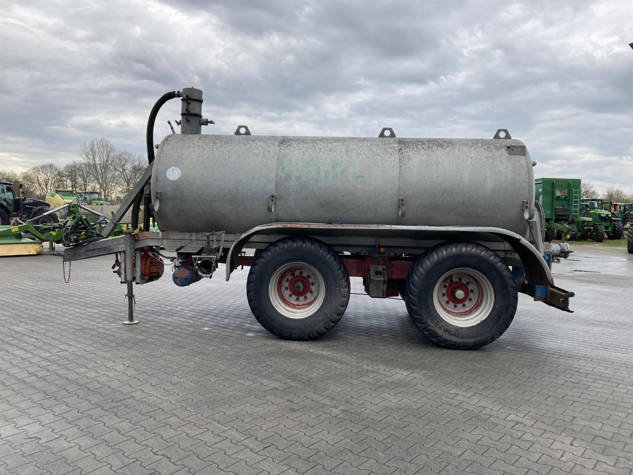 Briri VTTW 100 - Oprema za gnojenje: slika Briri VTTW 100 - Oprema za gnojenje Briri VTTW 100 - Oprema za gnojenje: slika Briri VTTW 100 - Oprema za gnojenje