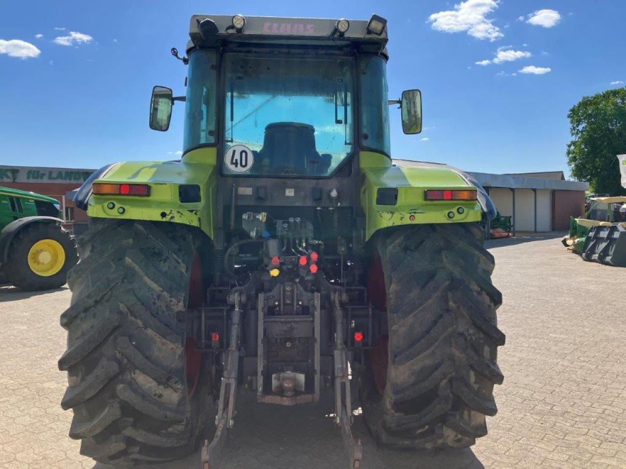 CLAAS Ares 696 - Traktor: slika CLAAS Ares 696 - Traktor CLAAS Ares 696 - Traktor: slika CLAAS Ares 696 - Traktor
