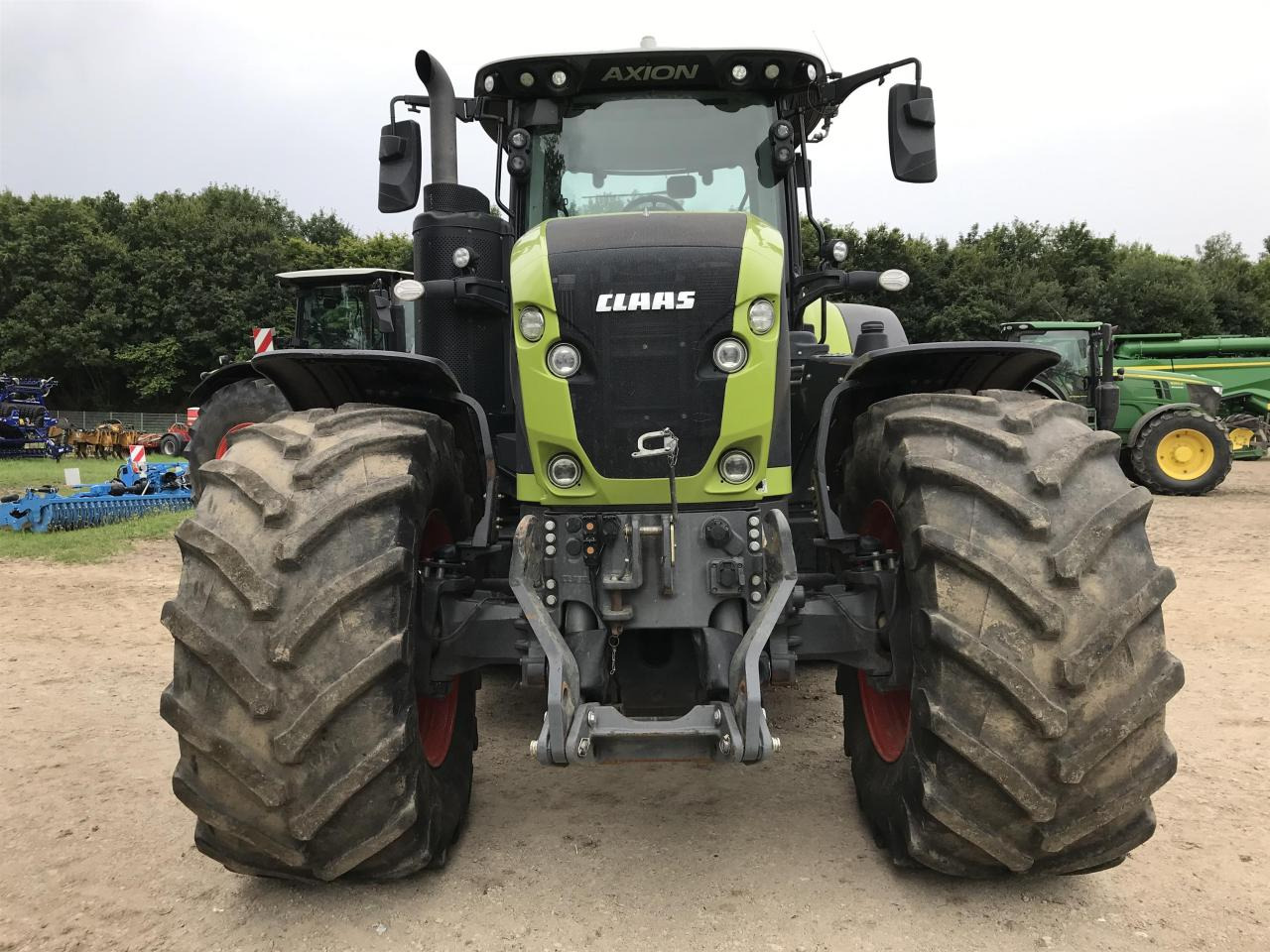 CLAAS Axion 920 - Traktor: slika CLAAS Axion 920 - Traktor CLAAS Axion 920 - Traktor: slika CLAAS Axion 920 - Traktor