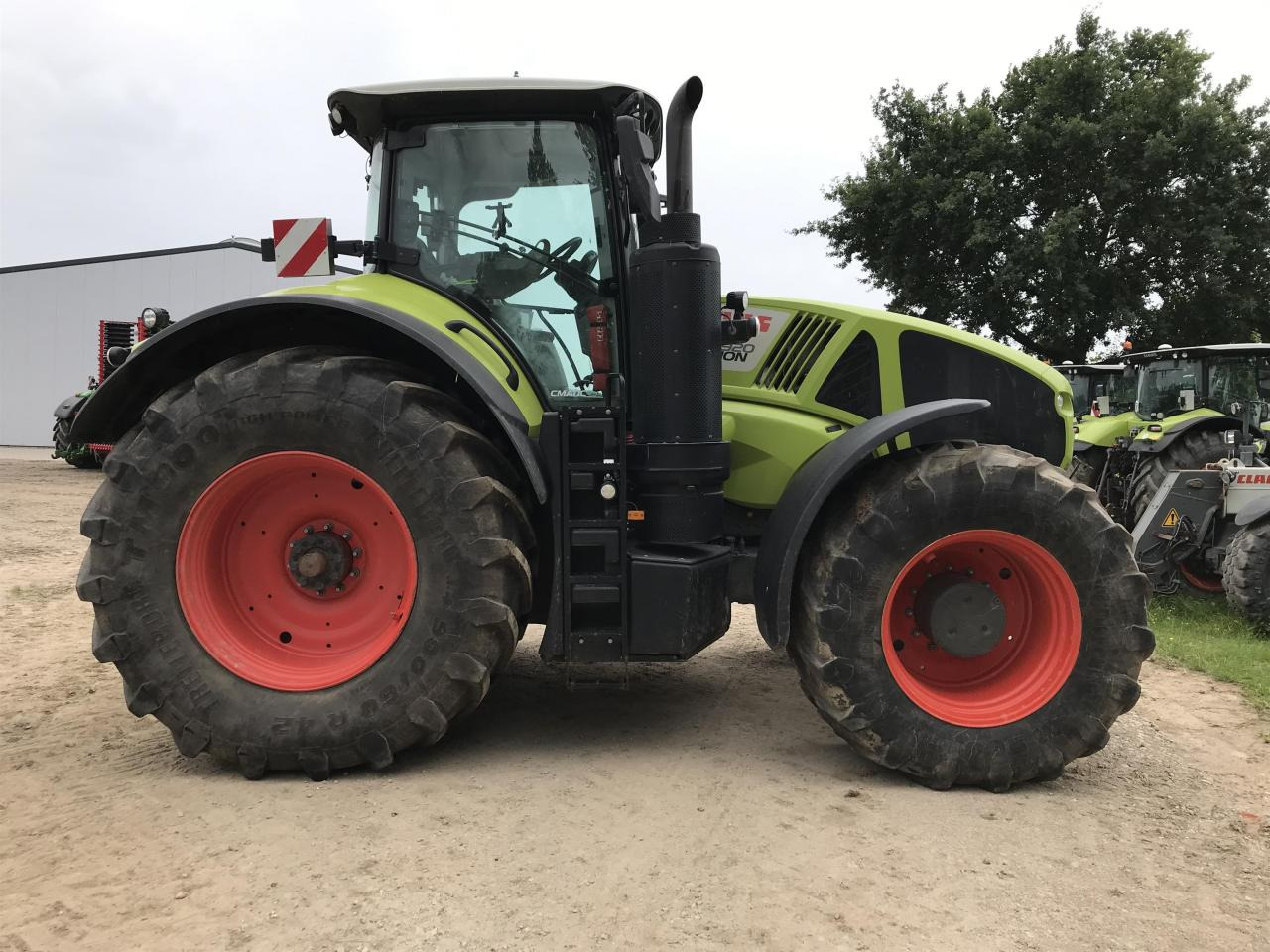 CLAAS Axion 920 - Traktor: slika CLAAS Axion 920 - Traktor CLAAS Axion 920 - Traktor: slika CLAAS Axion 920 - Traktor