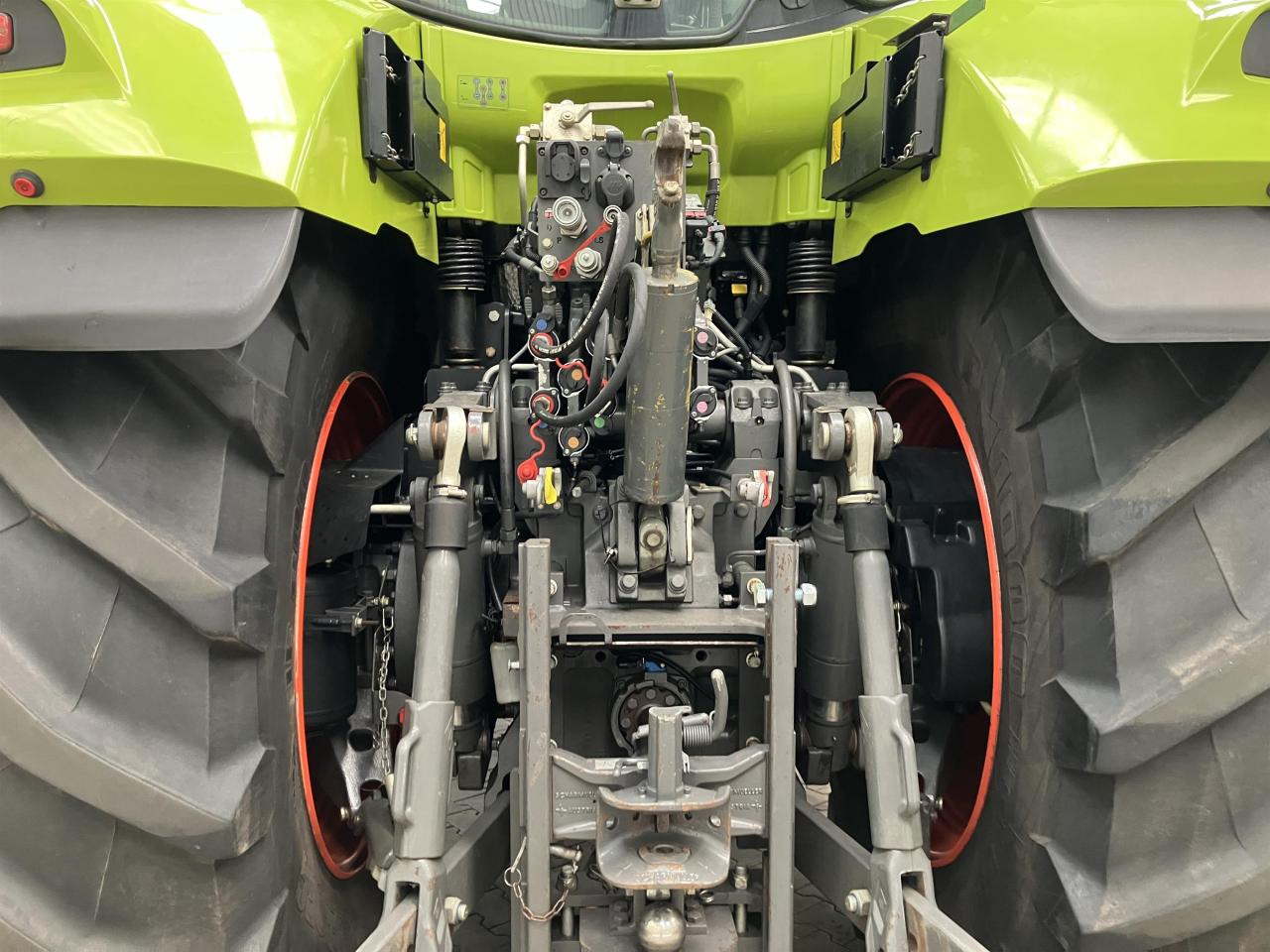 CLAAS Axion 930 - Traktor: slika CLAAS Axion 930 - Traktor CLAAS Axion 930 - Traktor: slika CLAAS Axion 930 - Traktor