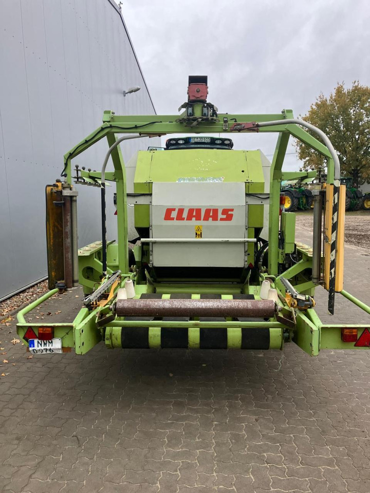 CLAAS Rollant 255 - Rolo balirka: slika CLAAS Rollant 255 - Rolo balirka CLAAS Rollant 255 - Rolo balirka: slika CLAAS Rollant 255 - Rolo balirka