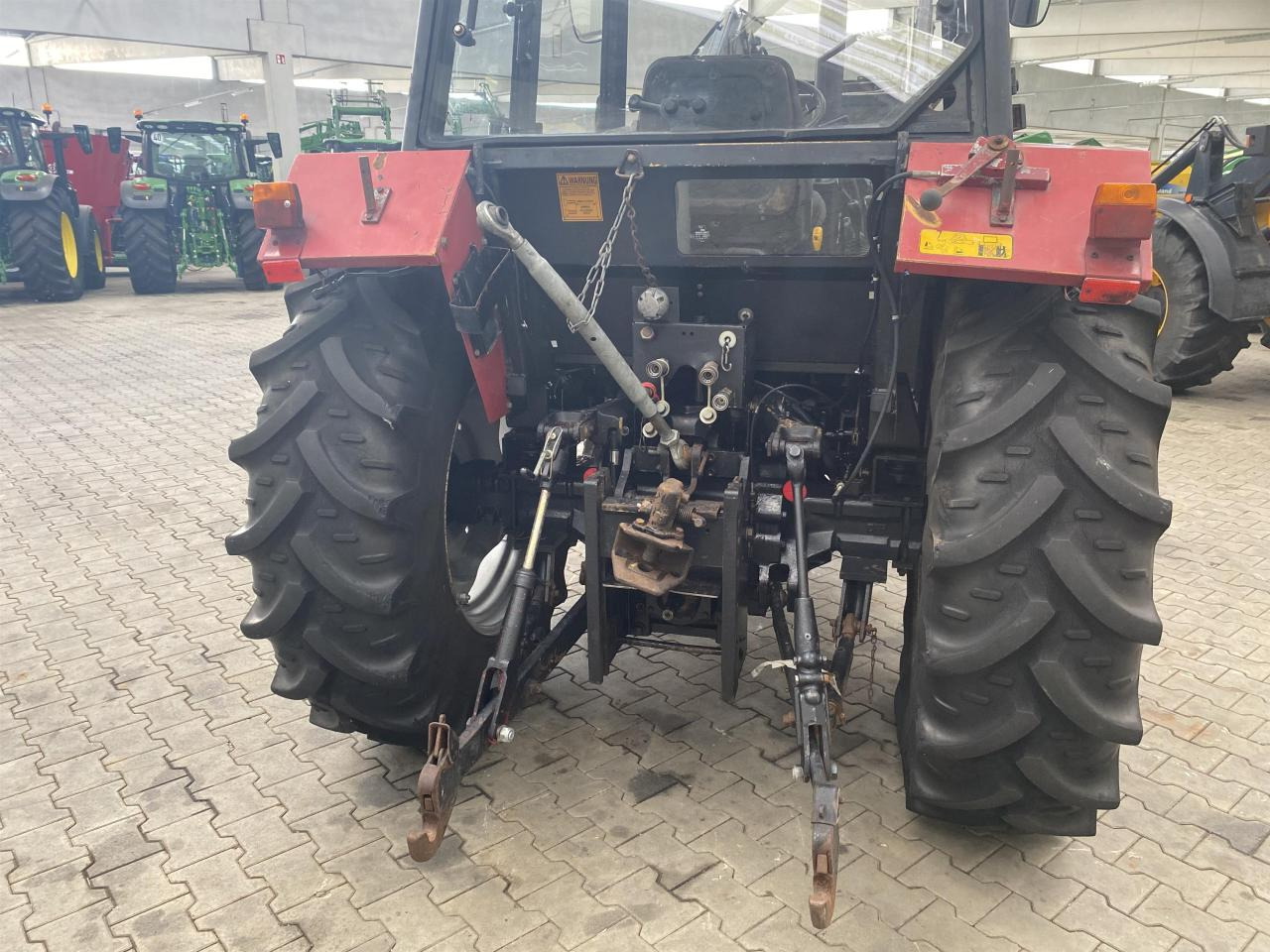 Case-IH 3230 - Traktor: slika Case-IH 3230 - Traktor Case-IH 3230 - Traktor: slika Case-IH 3230 - Traktor