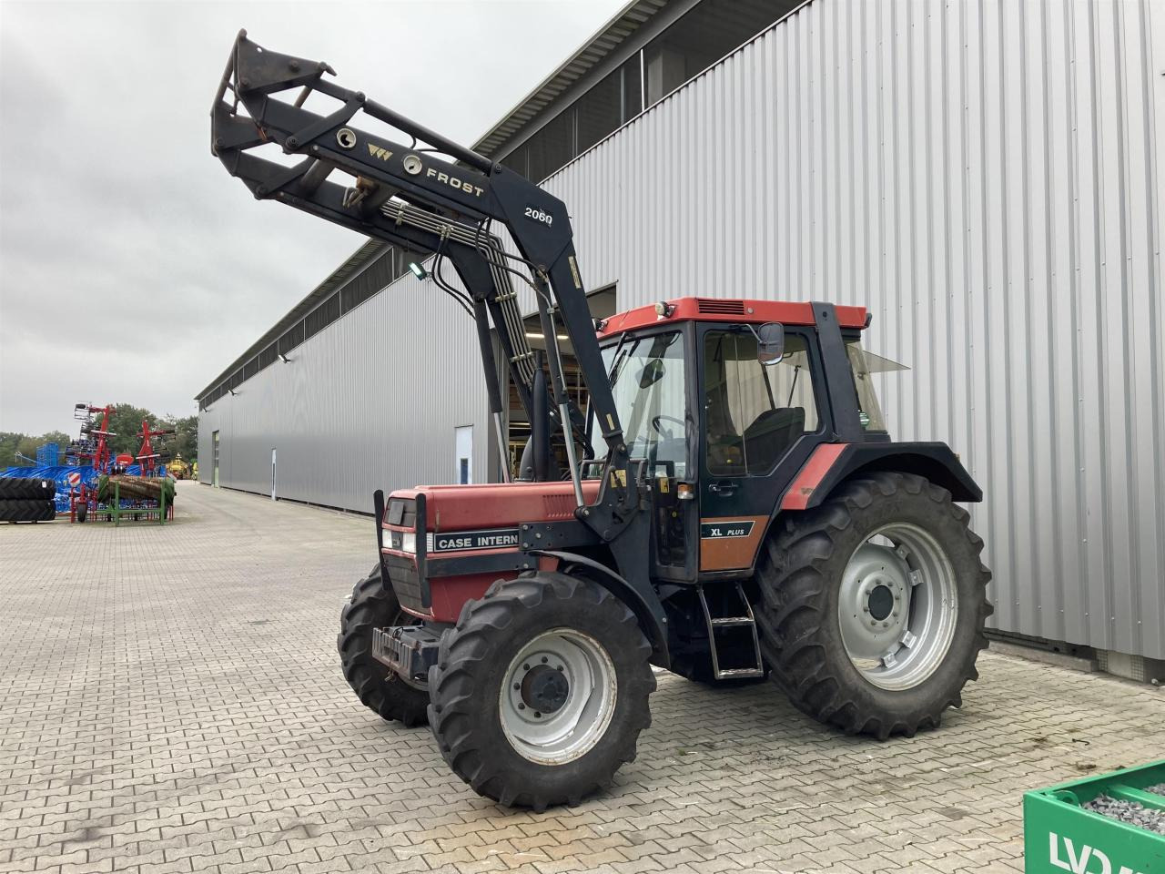 Case-IH 844 XL Plus - Traktor: slika Case-IH 844 XL Plus - Traktor Case-IH 844 XL Plus - Traktor: slika Case-IH 844 XL Plus - Traktor