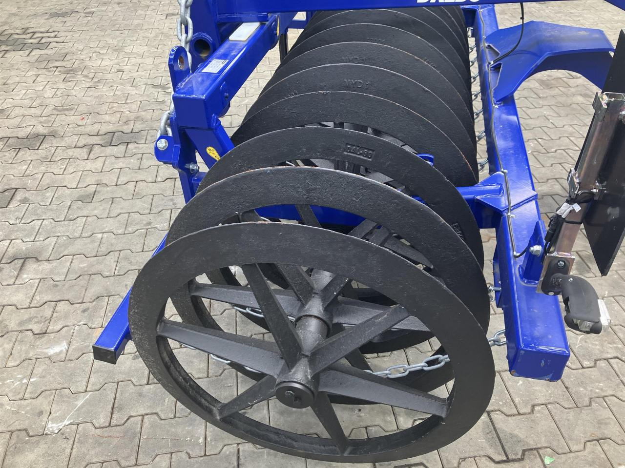 Dalbo LEVELFLEX 300 - Valjak za poljoprivredna gospodarstva: slika Dalbo LEVELFLEX 300 - Valjak za poljoprivredna gospodarstva Dalbo LEVELFLEX 300 - Valjak za poljoprivredna gospodarstva: slika Dalbo LEVELFLEX 300 - Valjak za poljoprivredna gospodarstva