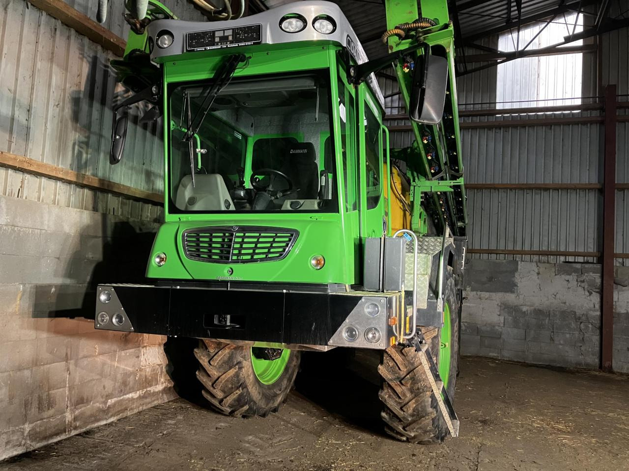 Dammann DT 2500H - Vučena prskalica: slika Dammann DT 2500H - Vučena prskalica Dammann DT 2500H - Vučena prskalica: slika Dammann DT 2500H - Vučena prskalica