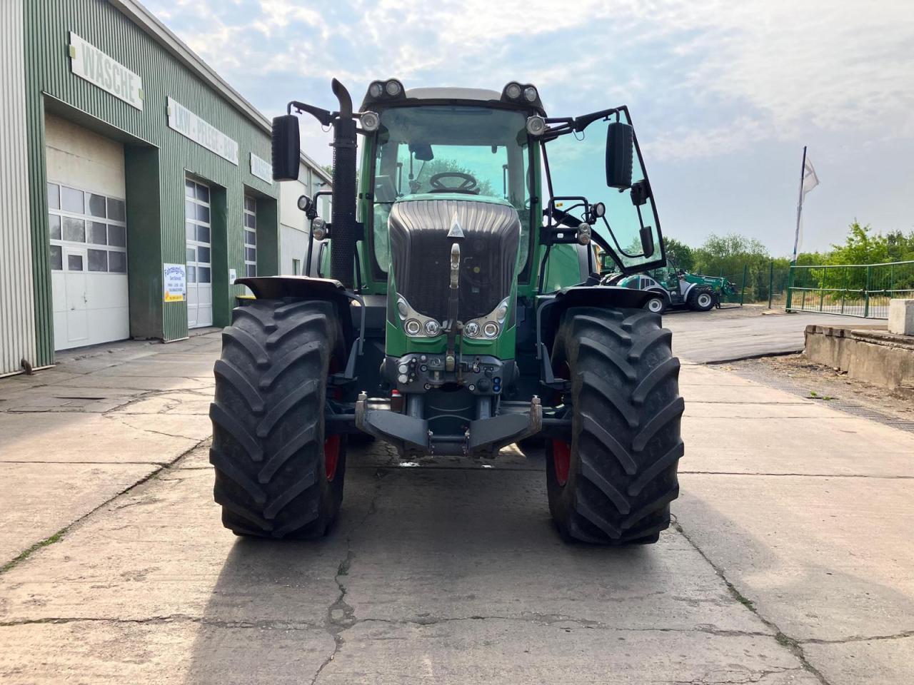 Fendt 826 Profi Plus - Traktor: slika Fendt 826 Profi Plus - Traktor Fendt 826 Profi Plus - Traktor: slika Fendt 826 Profi Plus - Traktor