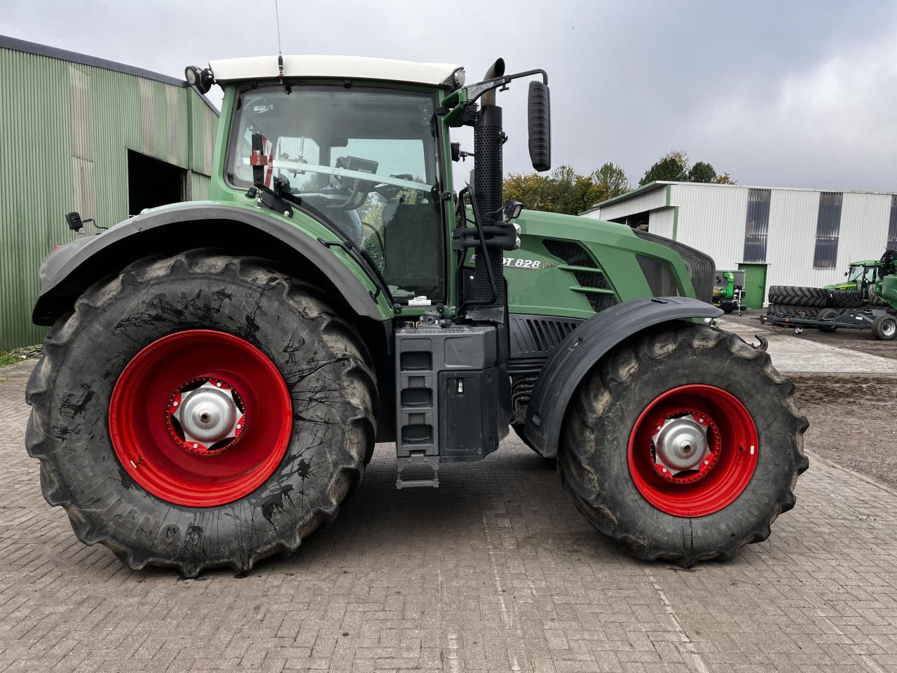 Fendt 828 Vario - Traktor: slika Fendt 828 Vario - Traktor Fendt 828 Vario - Traktor: slika Fendt 828 Vario - Traktor