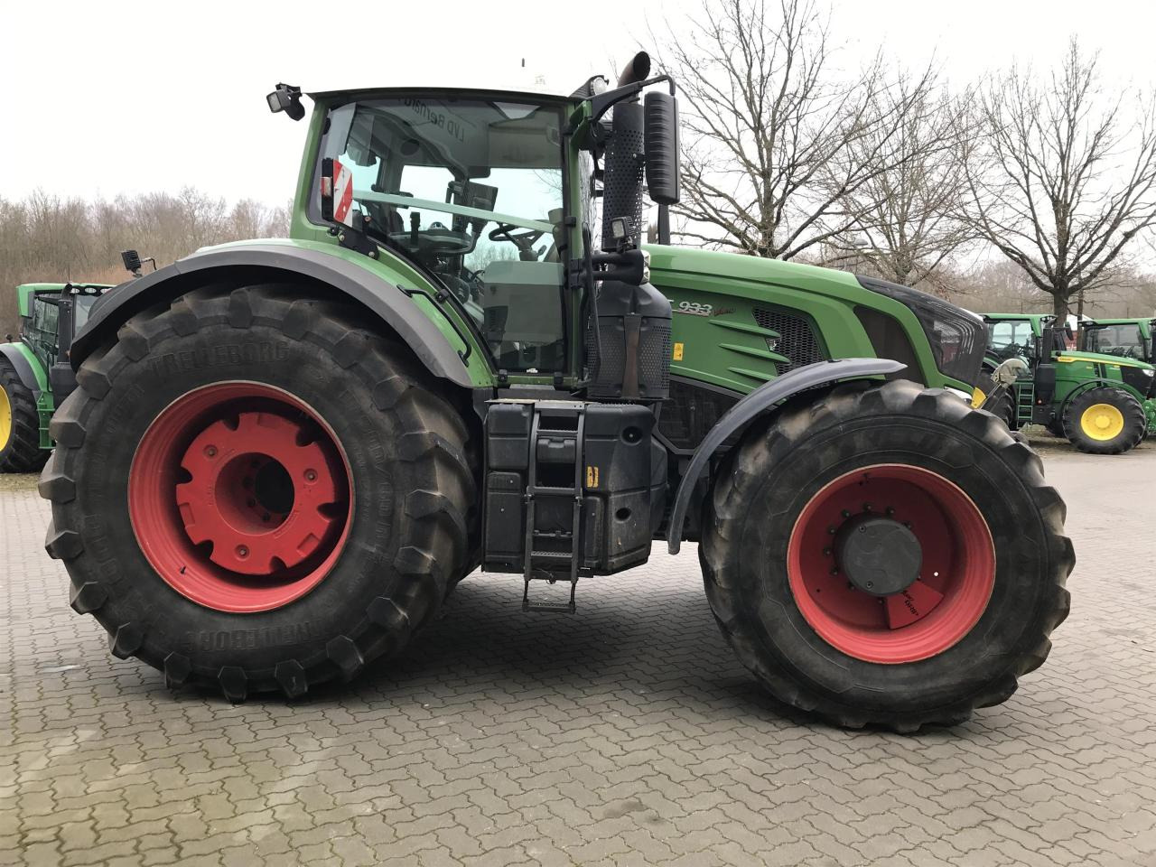Fendt 933 Profi Plus - Traktor: slika Fendt 933 Profi Plus - Traktor Fendt 933 Profi Plus - Traktor: slika Fendt 933 Profi Plus - Traktor
