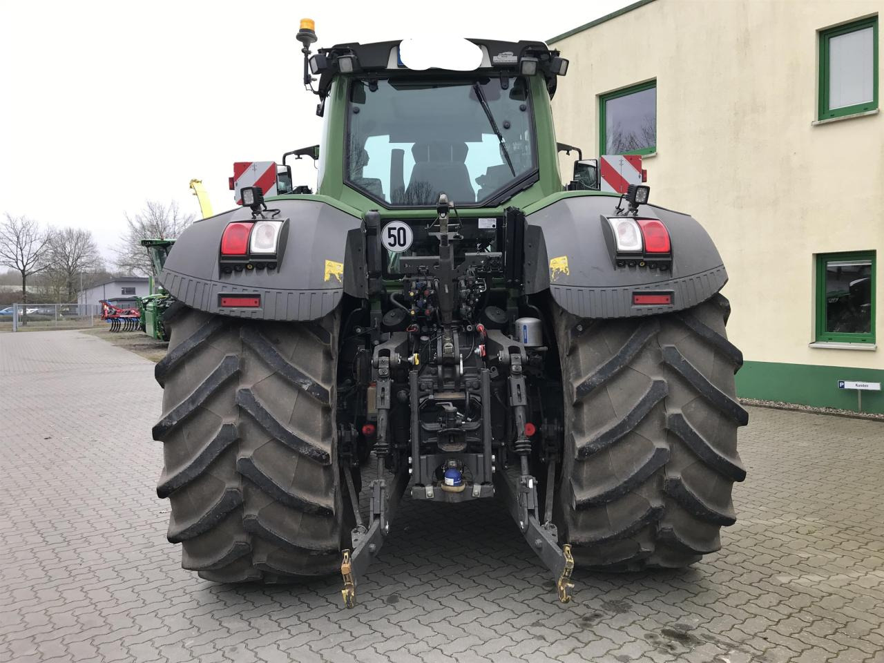 Fendt 933 Profi Plus - Traktor: slika Fendt 933 Profi Plus - Traktor Fendt 933 Profi Plus - Traktor: slika Fendt 933 Profi Plus - Traktor