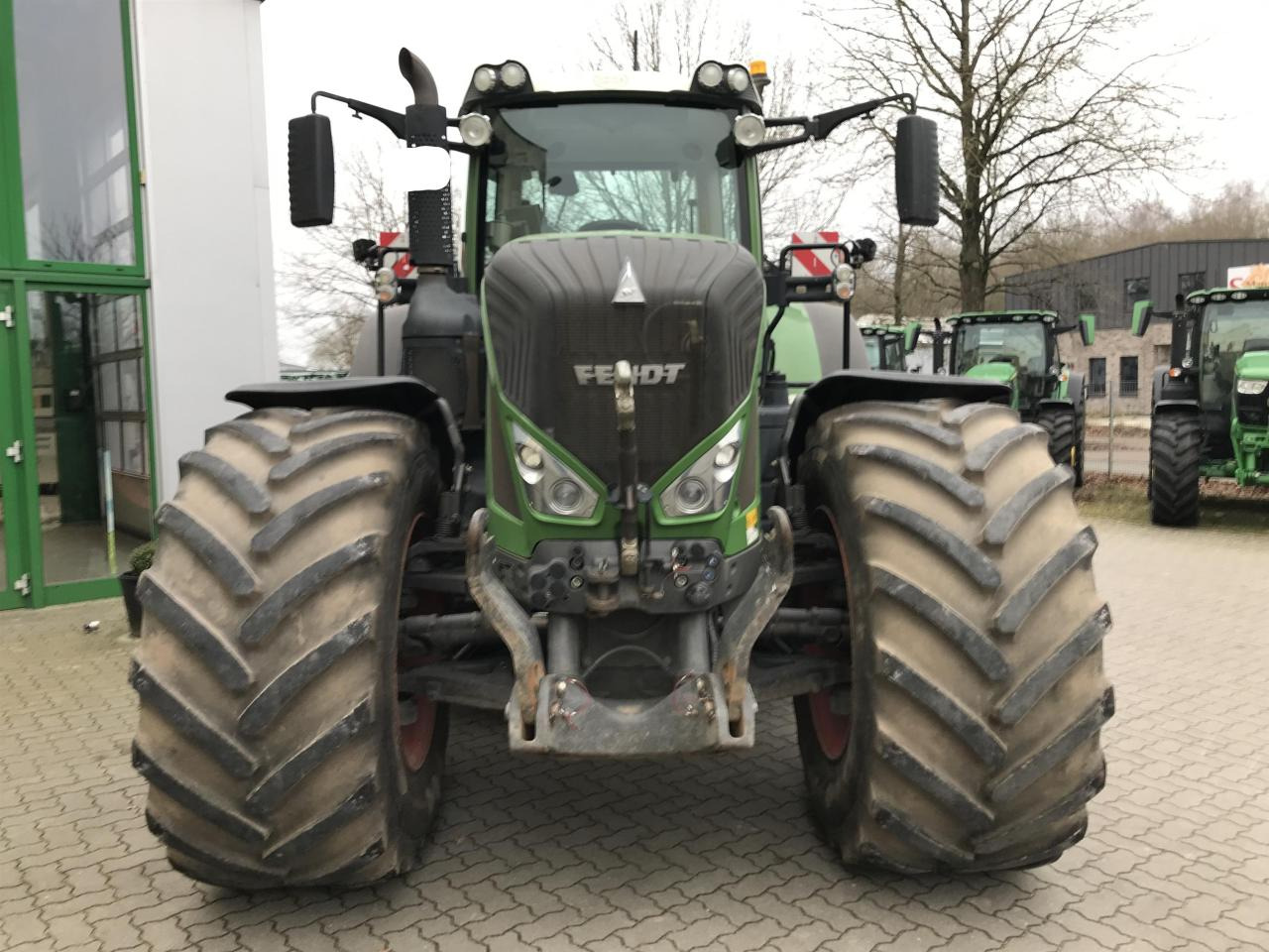 Fendt 933 Profi Plus - Traktor: slika Fendt 933 Profi Plus - Traktor Fendt 933 Profi Plus - Traktor: slika Fendt 933 Profi Plus - Traktor