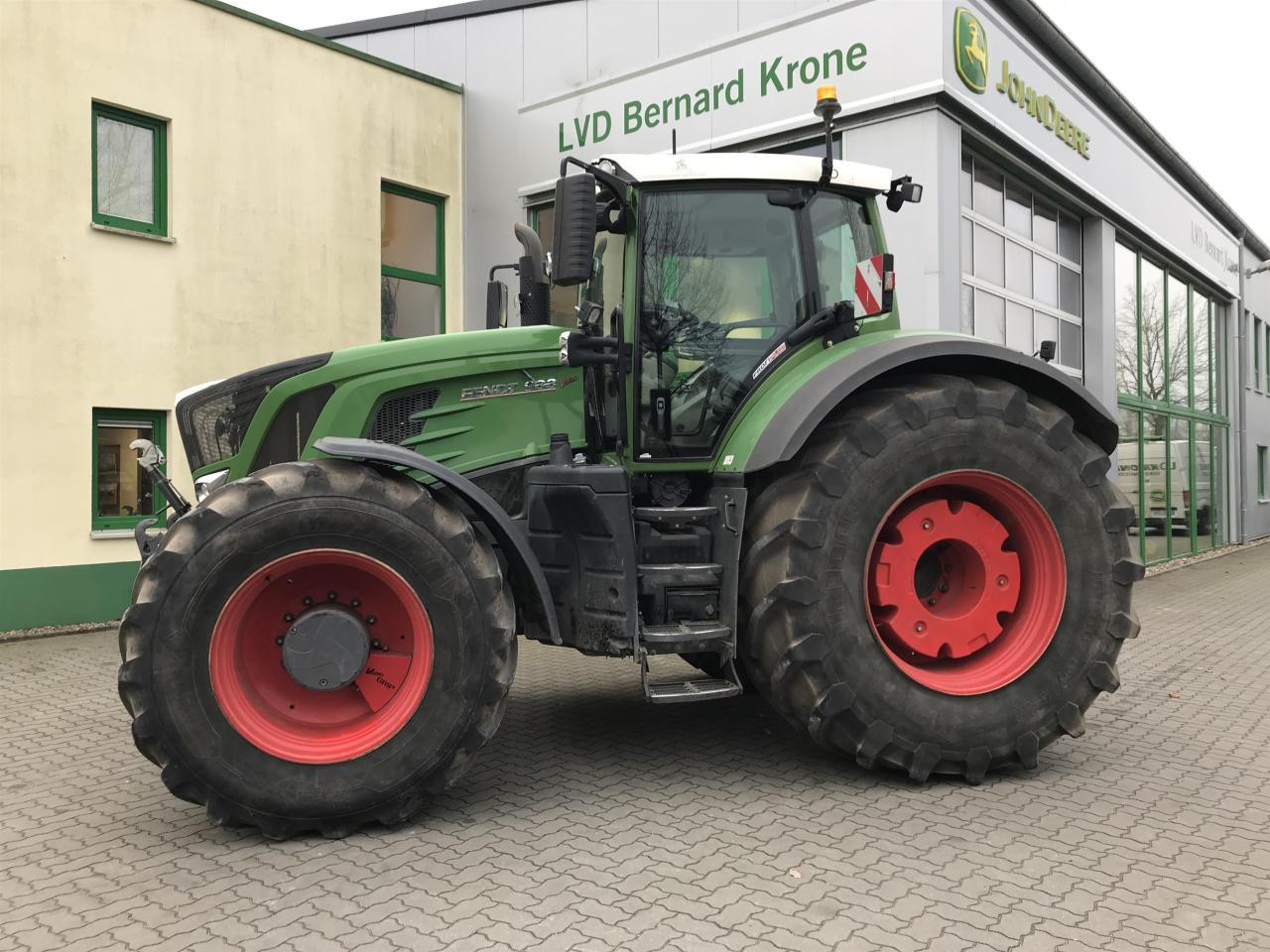 Fendt 933 Profi Plus - Traktor: slika Fendt 933 Profi Plus - Traktor Fendt 933 Profi Plus - Traktor: slika Fendt 933 Profi Plus - Traktor