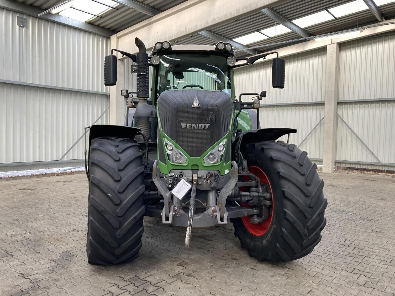 Fendt 933 Vario Profi Plus - Traktor: slika Fendt 933 Vario Profi Plus - Traktor Fendt 933 Vario Profi Plus - Traktor: slika Fendt 933 Vario Profi Plus - Traktor