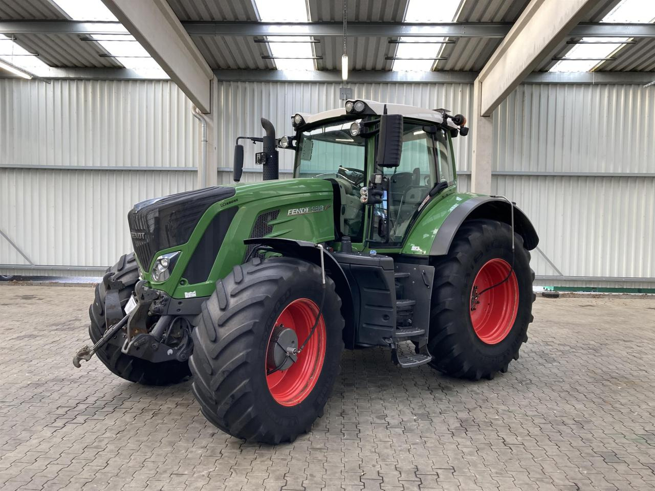 Fendt 933 Vario Profi Plus - Traktor: slika Fendt 933 Vario Profi Plus - Traktor Fendt 933 Vario Profi Plus - Traktor: slika Fendt 933 Vario Profi Plus - Traktor