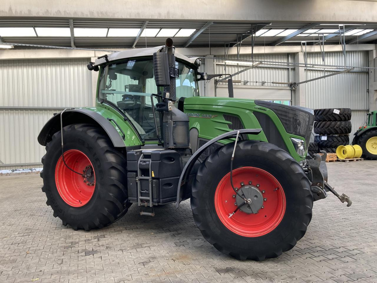Fendt 933 Vario Profi Plus - Traktor: slika Fendt 933 Vario Profi Plus - Traktor Fendt 933 Vario Profi Plus - Traktor: slika Fendt 933 Vario Profi Plus - Traktor