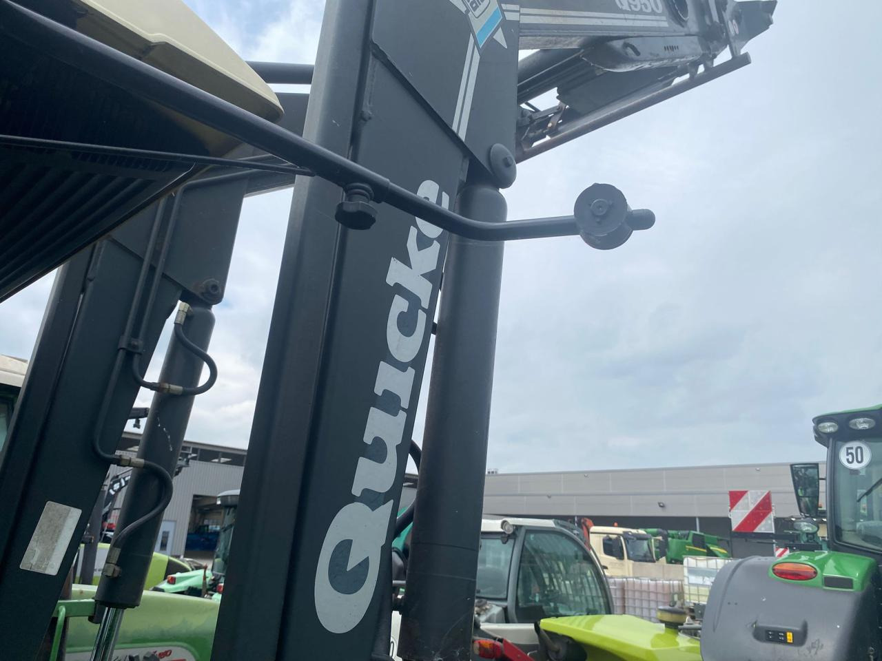 Hürlimann XT 909 - Traktor: slika Hürlimann XT 909 - Traktor Hürlimann XT 909 - Traktor: slika Hürlimann XT 909 - Traktor