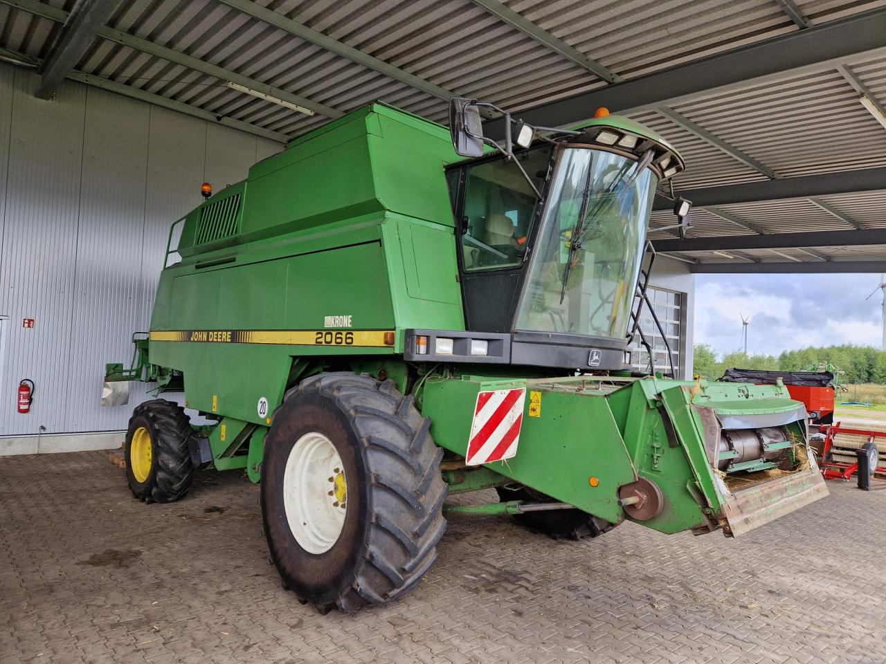 John Deere 2066 - Kombajn za žetvu: slika John Deere 2066 - Kombajn za žetvu John Deere 2066 - Kombajn za žetvu: slika John Deere 2066 - Kombajn za žetvu
