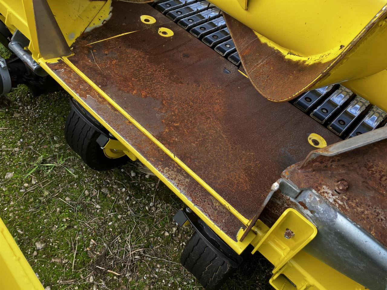 John Deere 30R - Priključak za silažni kombajn: slika John Deere 30R - Priključak za silažni kombajn John Deere 30R - Priključak za silažni kombajn: slika John Deere 30R - Priključak za silažni kombajn