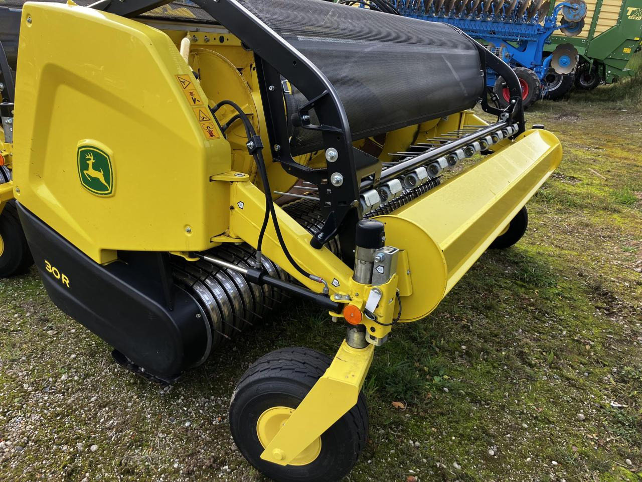 John Deere 30R - Priključak za silažni kombajn: slika John Deere 30R - Priključak za silažni kombajn John Deere 30R - Priključak za silažni kombajn: slika John Deere 30R - Priključak za silažni kombajn