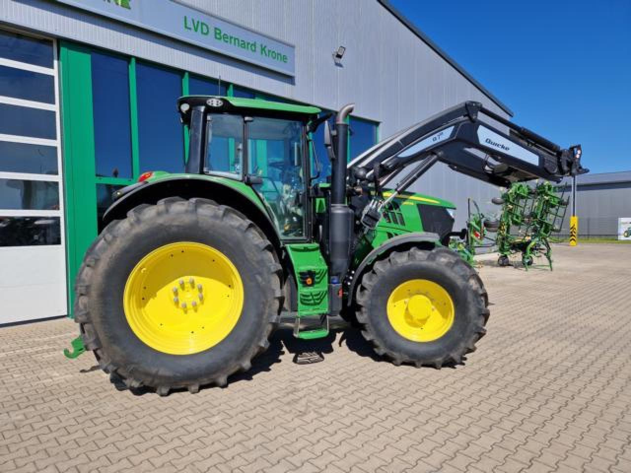 John Deere 6195M - Traktor: slika John Deere 6195M - Traktor John Deere 6195M - Traktor: slika John Deere 6195M - Traktor