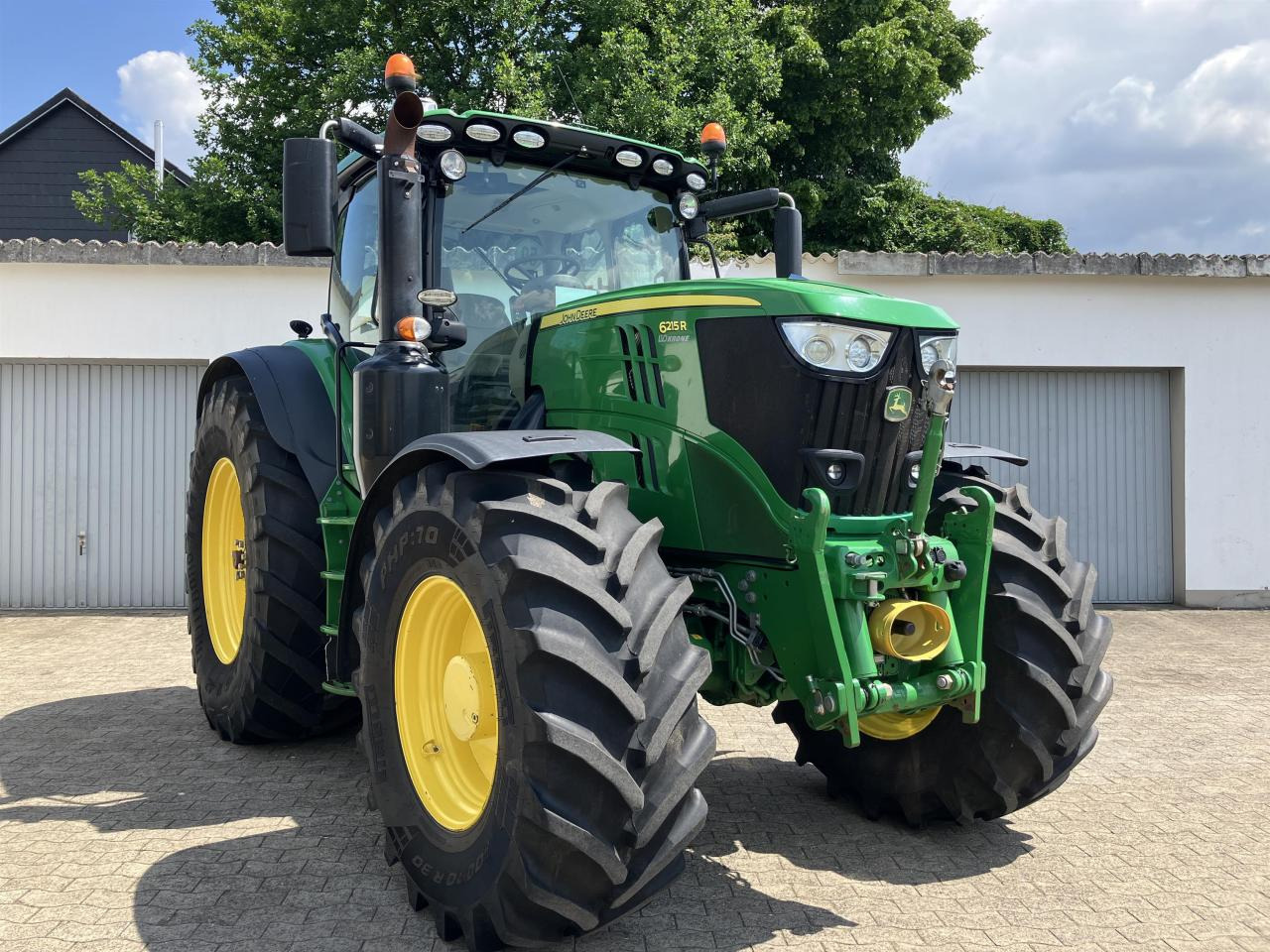 John Deere 6215R - Traktor: slika John Deere 6215R - Traktor John Deere 6215R - Traktor: slika John Deere 6215R - Traktor