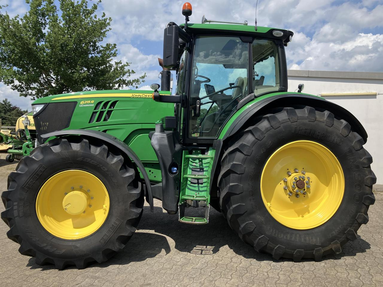 John Deere 6215R - Traktor: slika John Deere 6215R - Traktor John Deere 6215R - Traktor: slika John Deere 6215R - Traktor