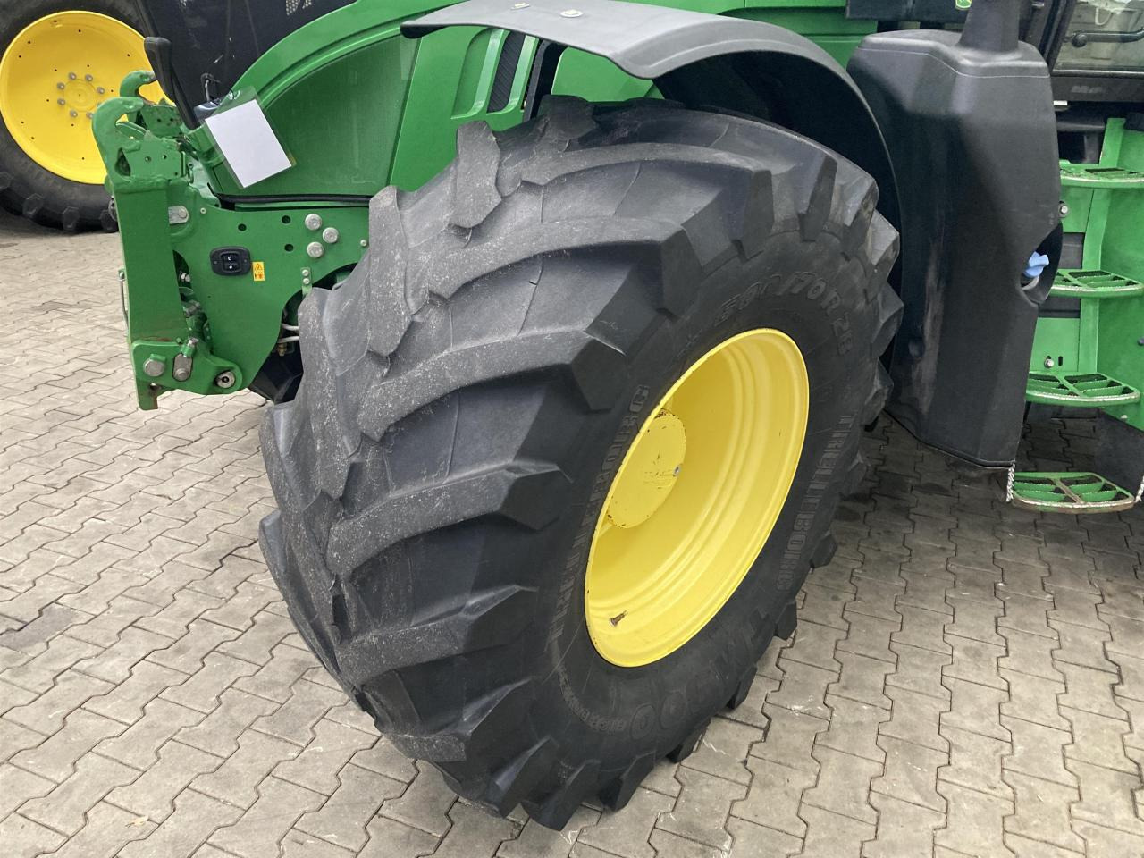 John Deere 6215R - Traktor: slika John Deere 6215R - Traktor John Deere 6215R - Traktor: slika John Deere 6215R - Traktor