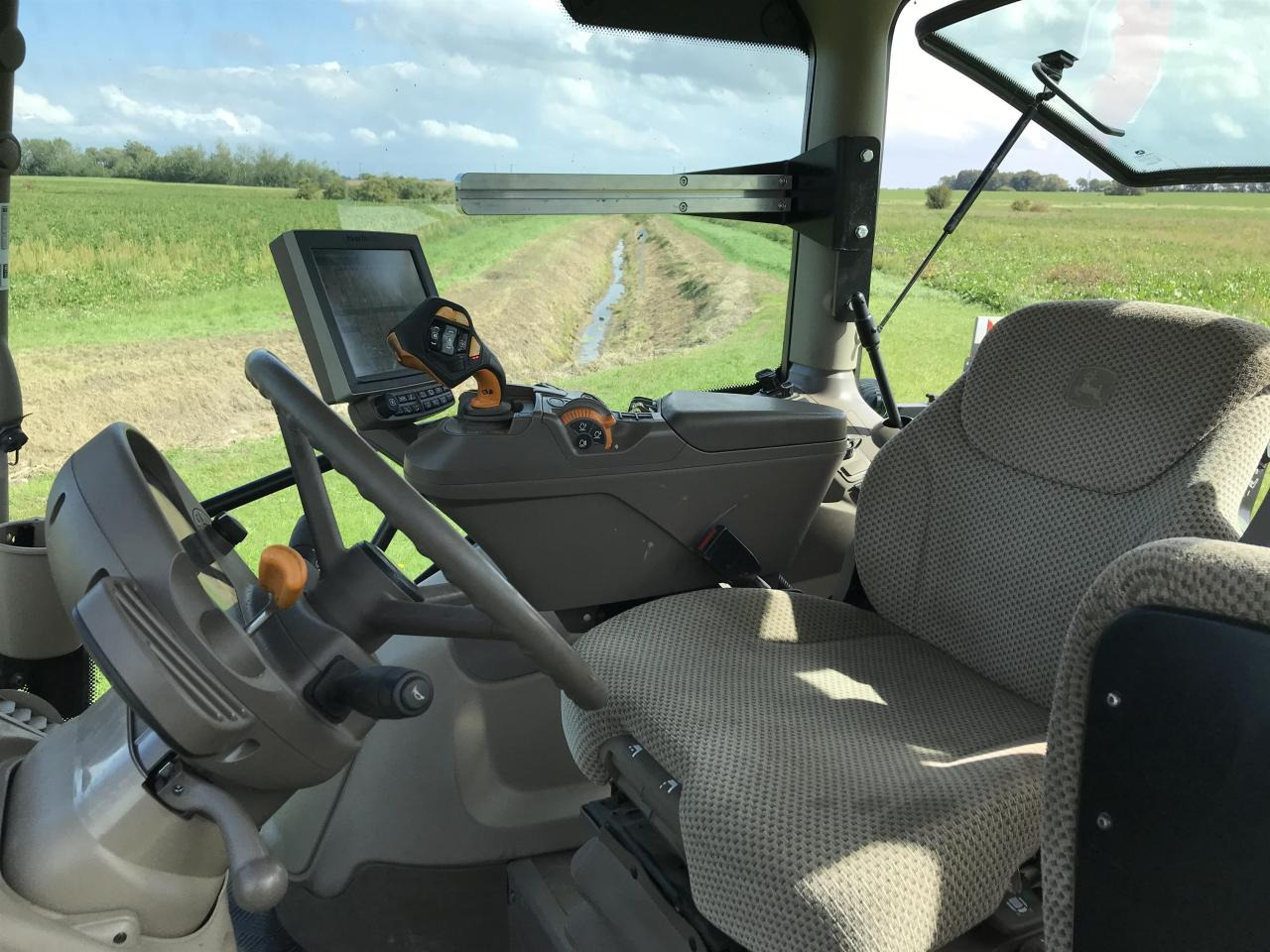 Zakup John Deere 6250R John Deere 6250R: slika Zakup John Deere 6250R John Deere 6250R