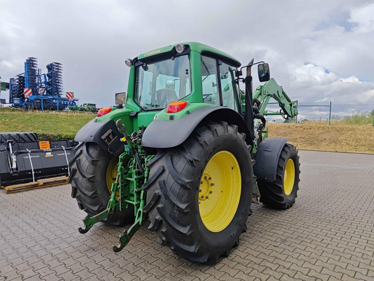 John Deere 6630 PREMIUM - Traktor: slika John Deere 6630 PREMIUM - Traktor John Deere 6630 PREMIUM - Traktor: slika John Deere 6630 PREMIUM - Traktor