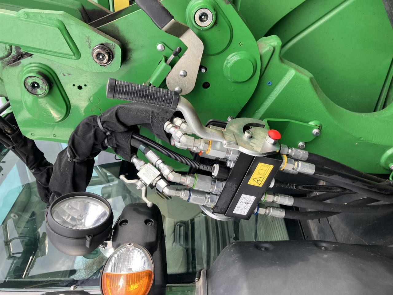 John Deere 6R 155 - Traktor: slika John Deere 6R 155 - Traktor John Deere 6R 155 - Traktor: slika John Deere 6R 155 - Traktor