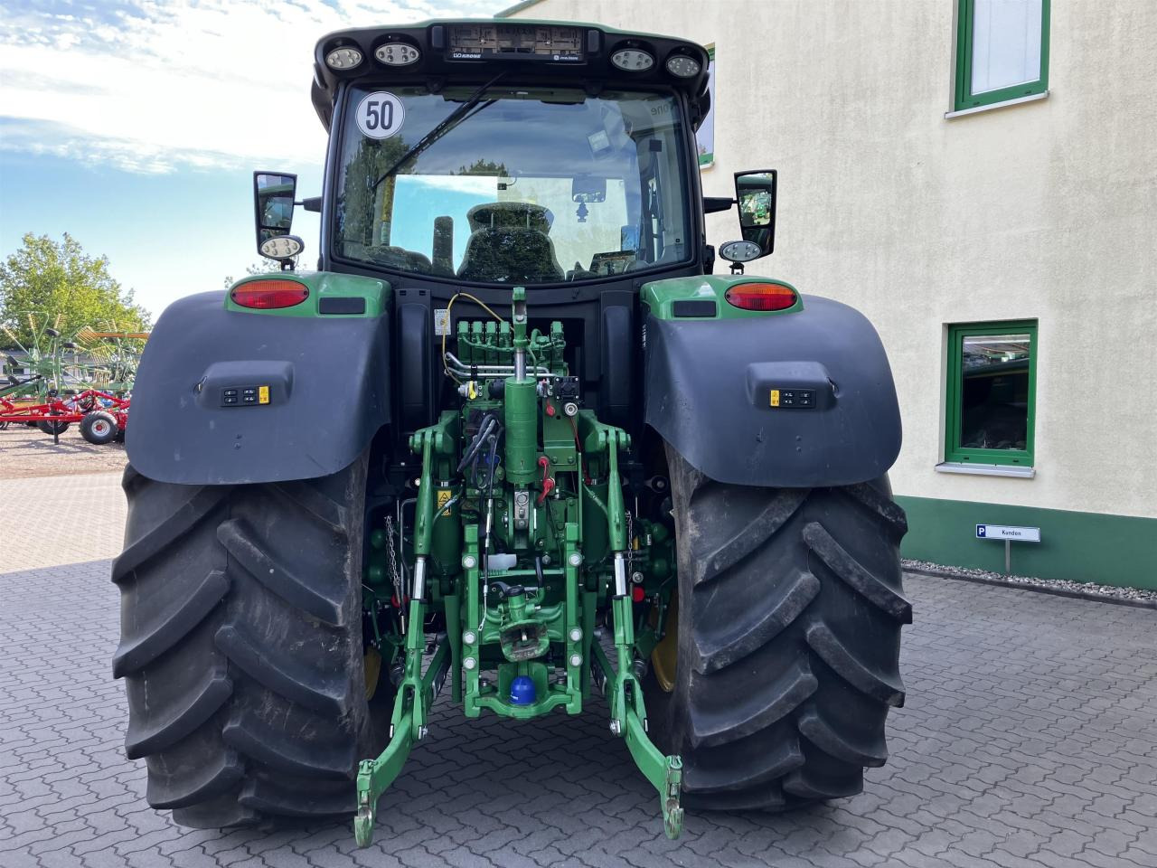 John Deere 6R 155 - Traktor: slika John Deere 6R 155 - Traktor John Deere 6R 155 - Traktor: slika John Deere 6R 155 - Traktor