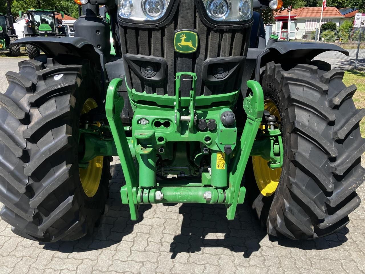 John Deere 6R 155 - Traktor: slika John Deere 6R 155 - Traktor John Deere 6R 155 - Traktor: slika John Deere 6R 155 - Traktor