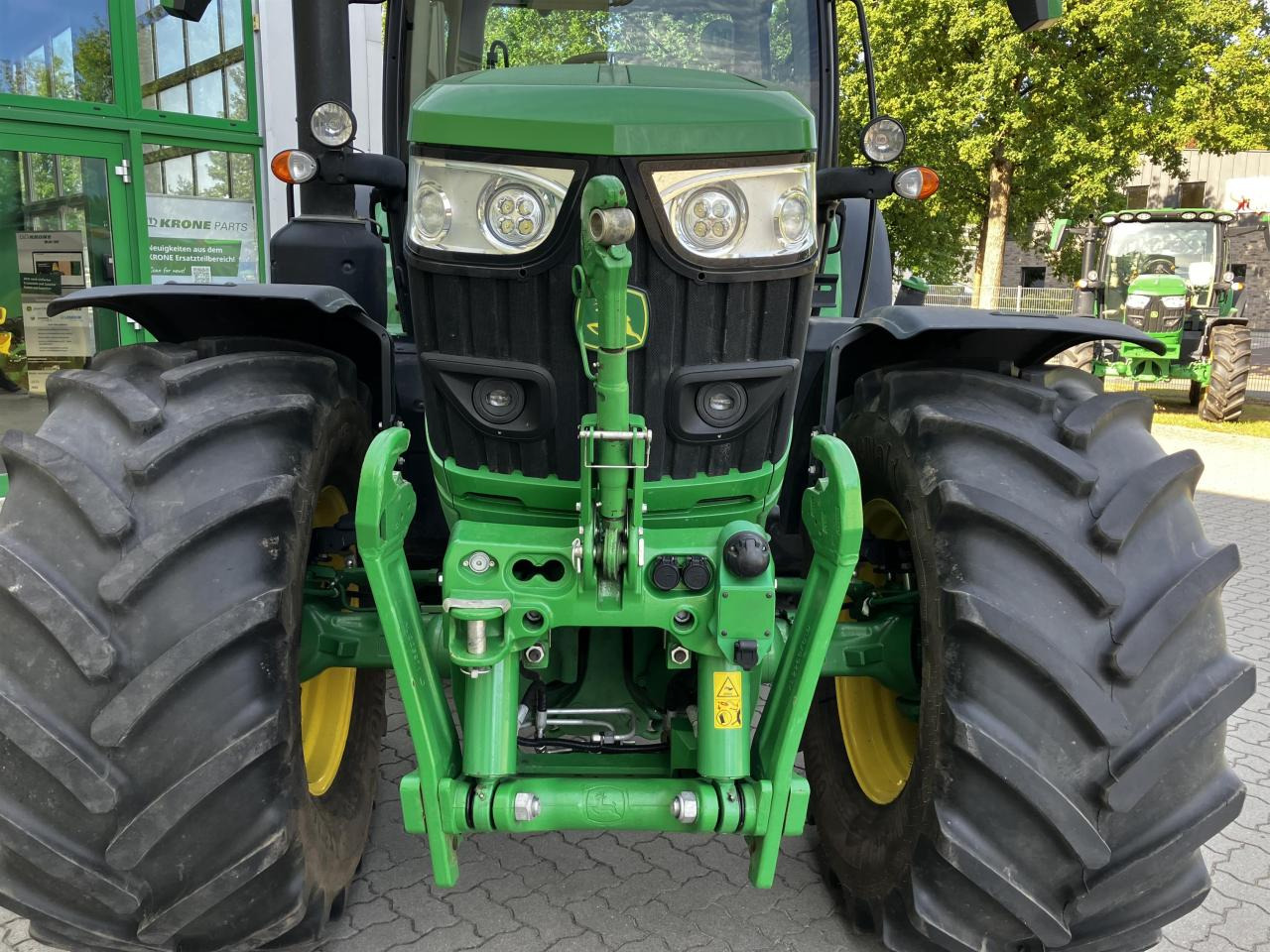 John Deere 6R 155 - Traktor: slika John Deere 6R 155 - Traktor John Deere 6R 155 - Traktor: slika John Deere 6R 155 - Traktor
