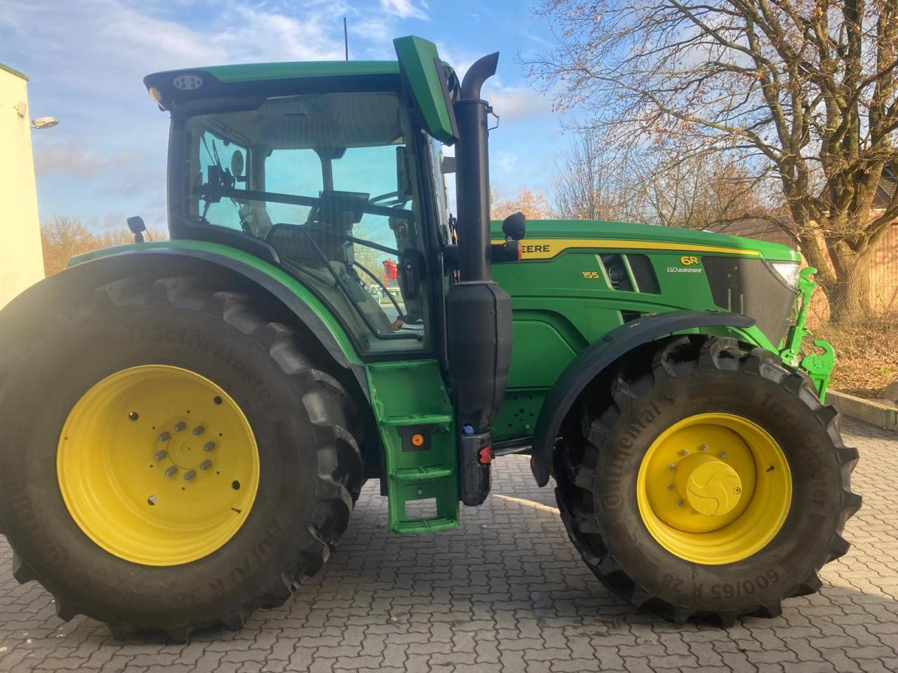 John Deere 6R 155 - Traktor: slika John Deere 6R 155 - Traktor John Deere 6R 155 - Traktor: slika John Deere 6R 155 - Traktor