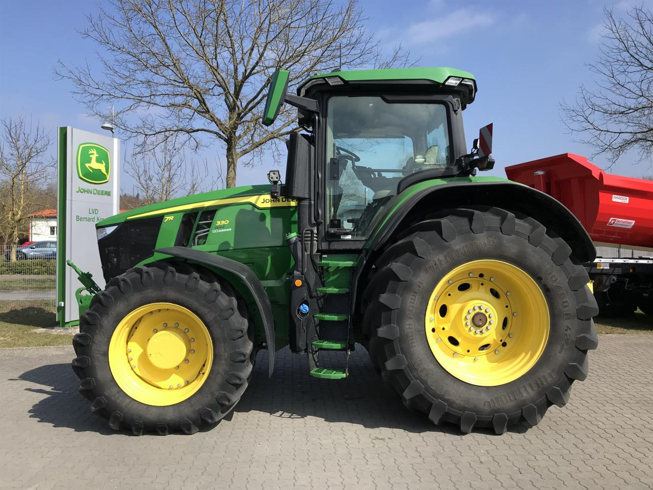 John Deere 7R 330 - Traktor: slika John Deere 7R 330 - Traktor John Deere 7R 330 - Traktor: slika John Deere 7R 330 - Traktor