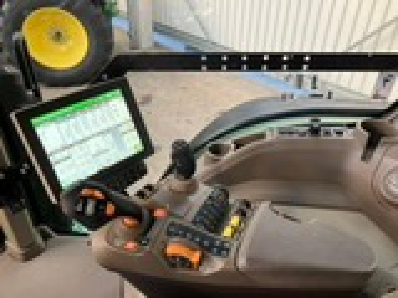 John Deere 7R 330 - Traktor: slika John Deere 7R 330 - Traktor John Deere 7R 330 - Traktor: slika John Deere 7R 330 - Traktor