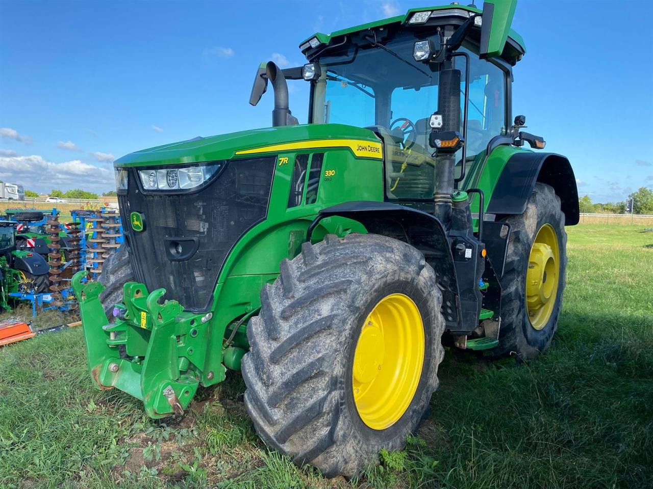 John Deere 7R 330 - Traktor: slika John Deere 7R 330 - Traktor John Deere 7R 330 - Traktor: slika John Deere 7R 330 - Traktor