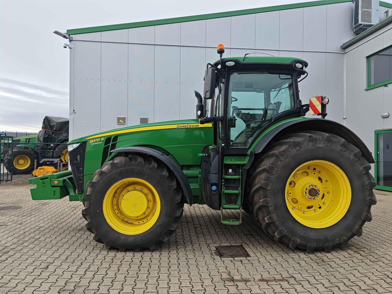 John Deere 8370R - Traktor: slika John Deere 8370R - Traktor John Deere 8370R - Traktor: slika John Deere 8370R - Traktor