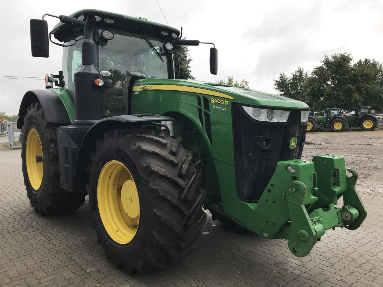 John Deere 8400R - Traktor: slika John Deere 8400R - Traktor John Deere 8400R - Traktor: slika John Deere 8400R - Traktor