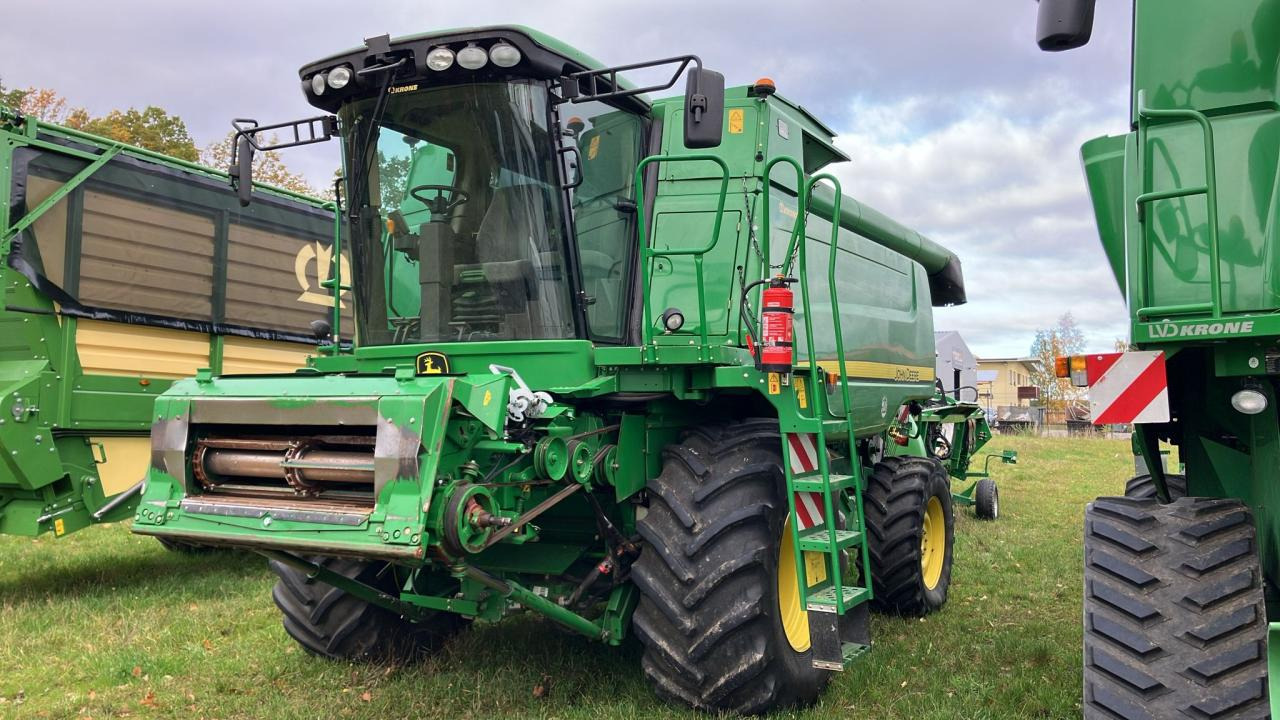 John Deere C 670 - Kombajn za žetvu: slika John Deere C 670 - Kombajn za žetvu John Deere C 670 - Kombajn za žetvu: slika John Deere C 670 - Kombajn za žetvu