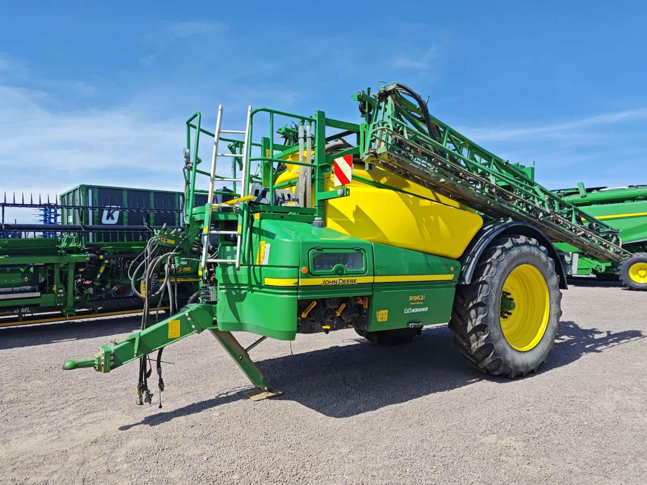 John Deere R962i - Vučena prskalica: slika John Deere R962i - Vučena prskalica John Deere R962i - Vučena prskalica: slika John Deere R962i - Vučena prskalica