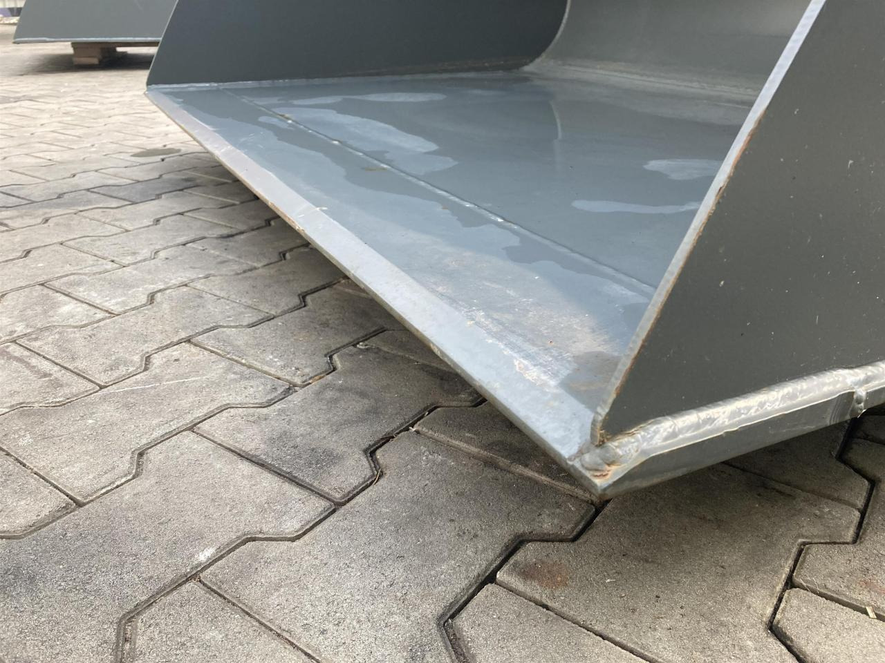 Kramer 1600 mm - Korpa: slika Kramer 1600 mm - Korpa Kramer 1600 mm - Korpa: slika Kramer 1600 mm - Korpa